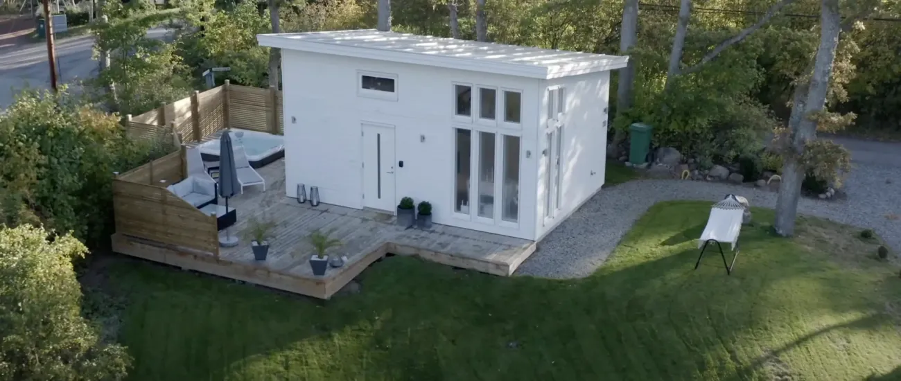 Årehuset 30 Energi sett från ovan med altan och jacuzzi