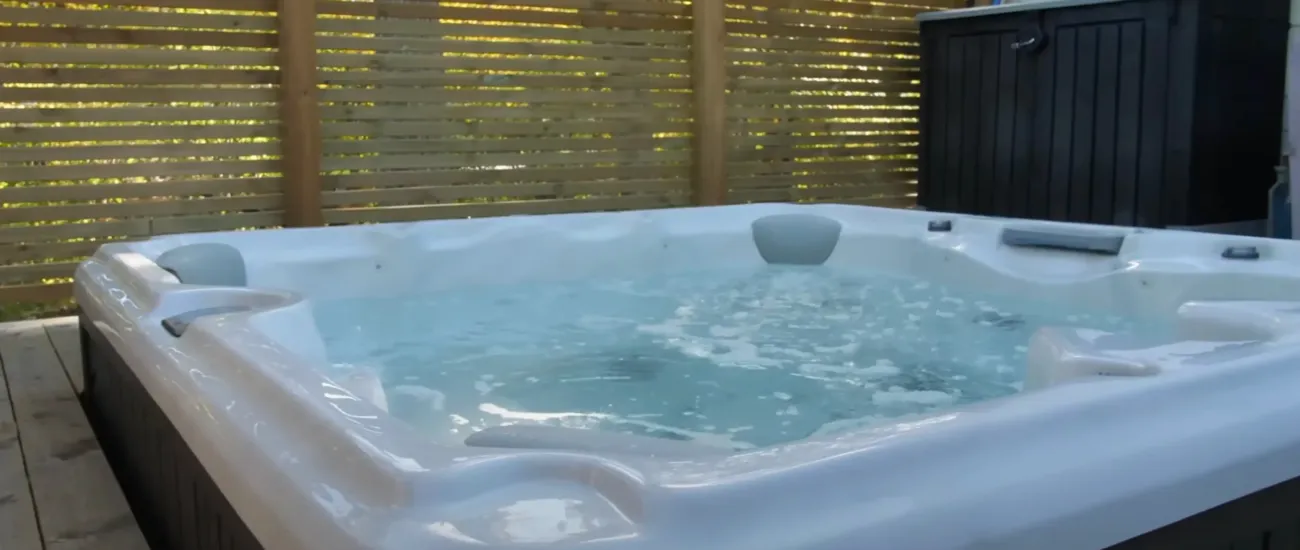 Utomhusjacuzzi intill Årehuset 30 Energi